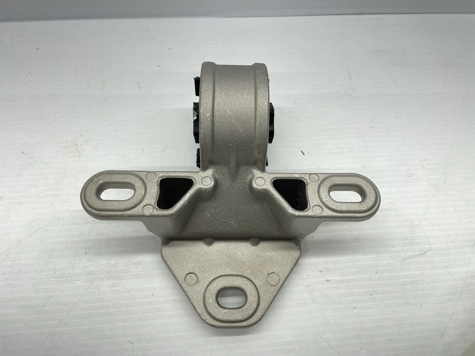 2001-2007 Dodge Caravan Chrysler Town & Country Motor Mount 3.3L 3.8L - Image 1 of 4