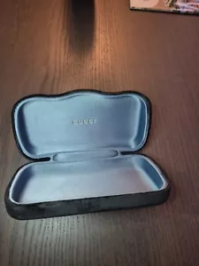 Gucci Hartschalen Samt Sonnenbrillen Etui - Schwarz Medium. - Bild 1 von 3
