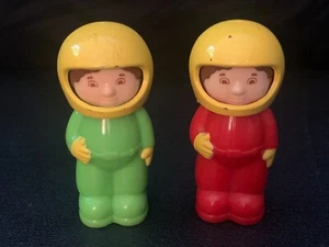 Go Go Gears Race Car Drivers Vintage 1988 Red + Green 2 Figures - Picture 1 of 2