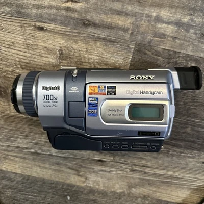 Sony Handycam DCR-TRV340 Digital 8 Camcorder For Parts - Image 1 of 4