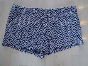 Candie's Juniors Patterned Black/White Flat Front Short With Pockets Size:11 $38 - Picture 1 of 7