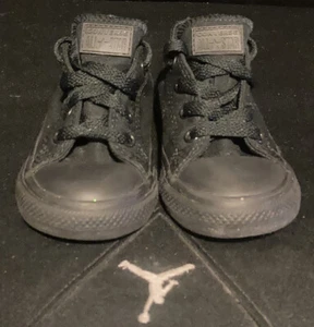 Converse Infant All Star Low Top All Black Chucks Toddler Sz 7c Unisex 714786F - Picture 1 of 11