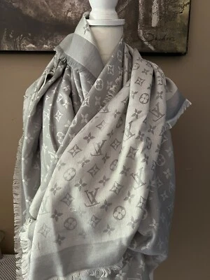 Auténtico Chal Louis Vuitton Denim Gris Plateado Reversible Foto 1 de 4