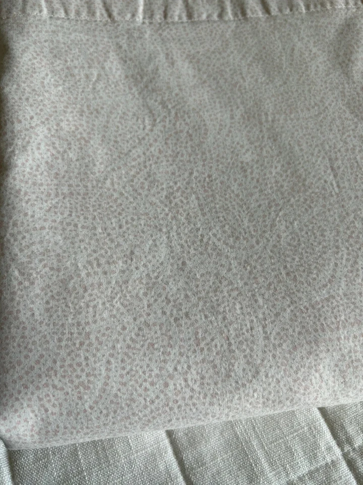 Ralph Lauren Pink Paisley Flat Sheet Crisp Cotton Queen Size - Image 1 of 4