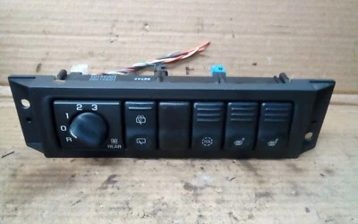 2004 雪佛兰 Venture Dash 安装加热座椅开关带挡板 — 第 1/3 张图片