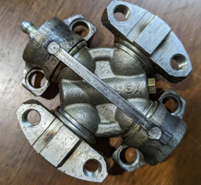 651-2116 LPM Universal Joint With Mounting Hardware Included New in Box 6512116 - Image 1 of 4