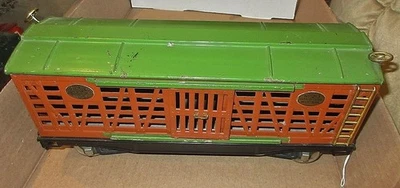 LIONEL #213 STANDARD GAUGE CATTLR CAR .ORIGINAL.TERRA-COTTA-GREEN ROOF - Image 1 of 4