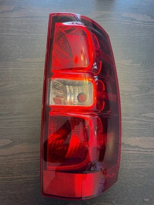 2007-2014 *трещины * Chevrolet Tahoe Suburban правый пассажирский правый задний фонарь оригинальный - Изображение 1 из 4