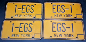 4 Stück saubere NY New York Nummernschild Etiketten 1-EGS & EGS-1 passende Paar Eierbauer - Bild 1 von 6