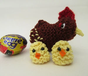  KNITTING PATTERN Easter Chicken Hen & Chicks Creme Egg Chocolate Cover  - Picture 1 of 5