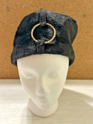 SOMBRERO DE PIEL SINTÉTICA NEGRO VINTAGE AÑOS 50 MR. JOHN JR. MEDIADOS DE SIGLO PARA MUJER Foto 1 de 4