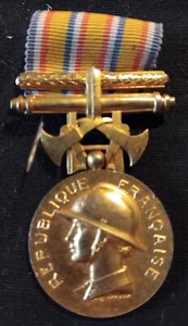 Militärmedaille Feuerwehrmedaille vergoldet Nr. 789/8 - Bild 1 von 2