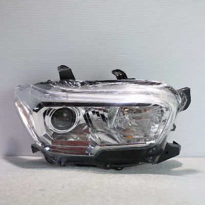 Conjunto de luces antiniebla halógenas del lado derecho Toyota Tacoma 2016-2018 mercado de accesorios Foto 1 de 4