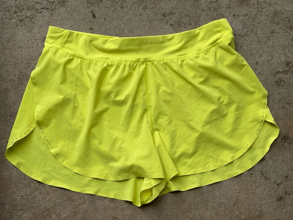 Lululemon Fast Free Reflectante Alto Tiro Clásico Corto 3" Eléctrico Limón Talla 14 Foto 1 de 4