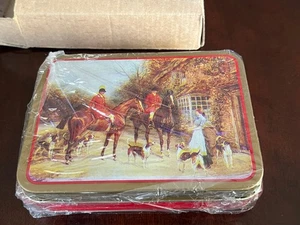 Carte da gioco vintage 1991 attuale ENGLISH MANOR in scatola di latta 2 mazzi sigillati nuove con scatola - Foto 1 di 3