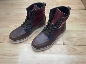100% Original Tommy Hilfiger Stiefel - Größe UK 9 EUR 43 - Nagelneu - Bild 1 von 11