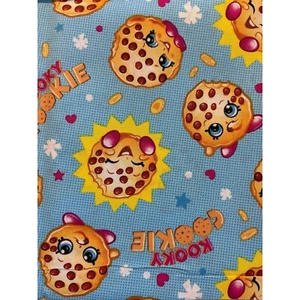 Tela para galletas Shopkins Kooky - 36 x 44" - azul - resortes - 100% algodón - Imagen 1 de 4
