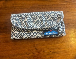 KAVU Canvas Tri-Fold Wallet   Geometric Print Blue/White - Picture 1 of 8