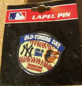 2014 NY New York Yankees Orioles Old Timers Day pin Yankee Stadium MLB c46349 - Picture 1 of 5