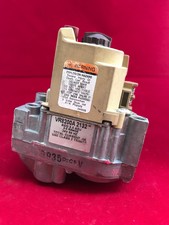 Honeywell VR8200A2132 Furnace Gas Valve VR8200A-2132
