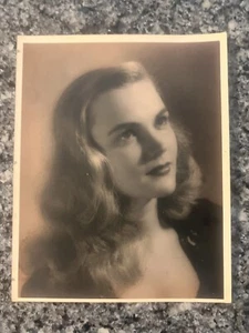 Vintage 1970’s Girl Pretty PIN UP Risque Nude Original Girlie Glamour Photo #23 - Picture 1 of 2