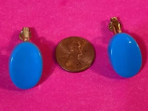 Vintage Light Blue Clip On Earrings Oval 7/8" x 1/2" - Picture 1 of 4