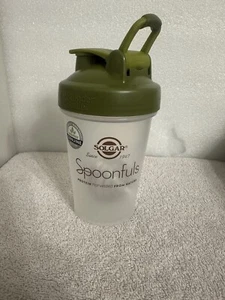 Blender Bottle Classic 20 oz. Shaker Mixer Cup with Loop Top Green-NEW - Picture 1 of 7