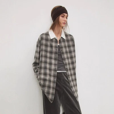 Camisa retro de manga larga de algodón con cuello redondo The Row para mujer Foto 1 de 4