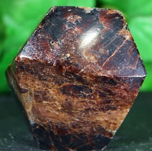 GRANATE ALMANDINA NATURAL LISO PULIDO A MANO CRISTAL MINERAL ESPÉCIMEN 475 GRAMOS - Imagen 1 de 4