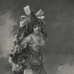 Mlle Angèle Héraud - - Casino de Paris - Gravure presse 1902 - Picture 1 of 2