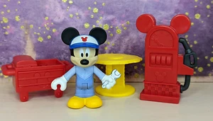 Disney Mickey Mouse Roadster Corredores Garaje Repuestos Figura Bomba Mesa - Imagen 1 de 8