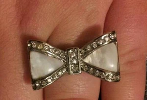 Park Lane "LOLA" RING Mother of Pearl & Austrian Crystals Orig. $92 Sz 7 - Nice - Picture 1 of 2