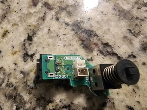 Conjunto de interruptor de alimentación NINTENDO GameCube DOL-001 DOL-PWR-01 PIEZAS DE REPARACIÓN OEM - Imagen 1 de 4