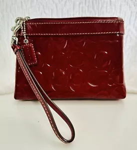 Bracciale/Portafoglio/Pochette Coach Signature Stitch Rosso Pelle Verniciata Usato in ottime condizioni - Foto 1 di 7