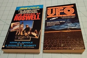 UFO Paperback Book Set By Captain Kevin D. Randle, USAF: Pre-Owned & Free Ship - Imagen 1 de 11