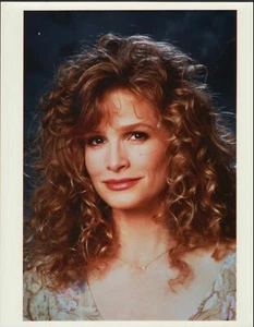Kyra Sedgwick 8x10 color glossy photo - Picture 1 of 1