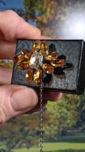 Vintage Brilliant Cut Rhinestones Glass Autumn Leaves Brooch, in Gift Box. 38mm - Picture 1 of 11
