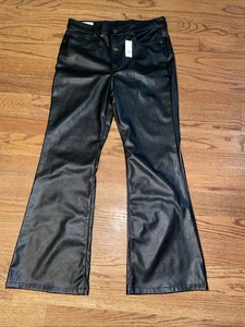 GAP High Rise Vegan Kunstleder 70er Schlaghose Schwarz Gr. 30 12 Kurz NEU Neu mit Etikett - Bild 1 von 13