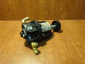 Fairchild air pressure regulator model 10 2-150 - Picture 1 of 3