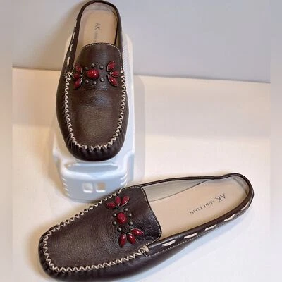Mula plana estilo mocasín de cuero Anne Klein Magoshen - marrón chocolate - 7-1/2 Foto 1 de 4