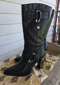 Harley-Davidson High Heel Black Leather Harness Boots Sz 8.5 Chrome Logo Heel - Picture 1 of 16