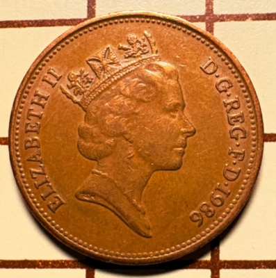 1986 Reino Unido dos peniques, Elizabeth, tercer retrato, bronce no magnético Foto 1 de 2