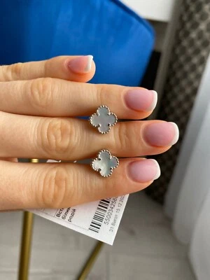 Silberohrringe in Kleeblattform mit weißem Perlmutt  - Bild 1 von 3