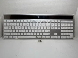 Logitech K750 Wireless Solar Keyboard Silver With USB Receiver Needs New Battery - Picture 1 of 7