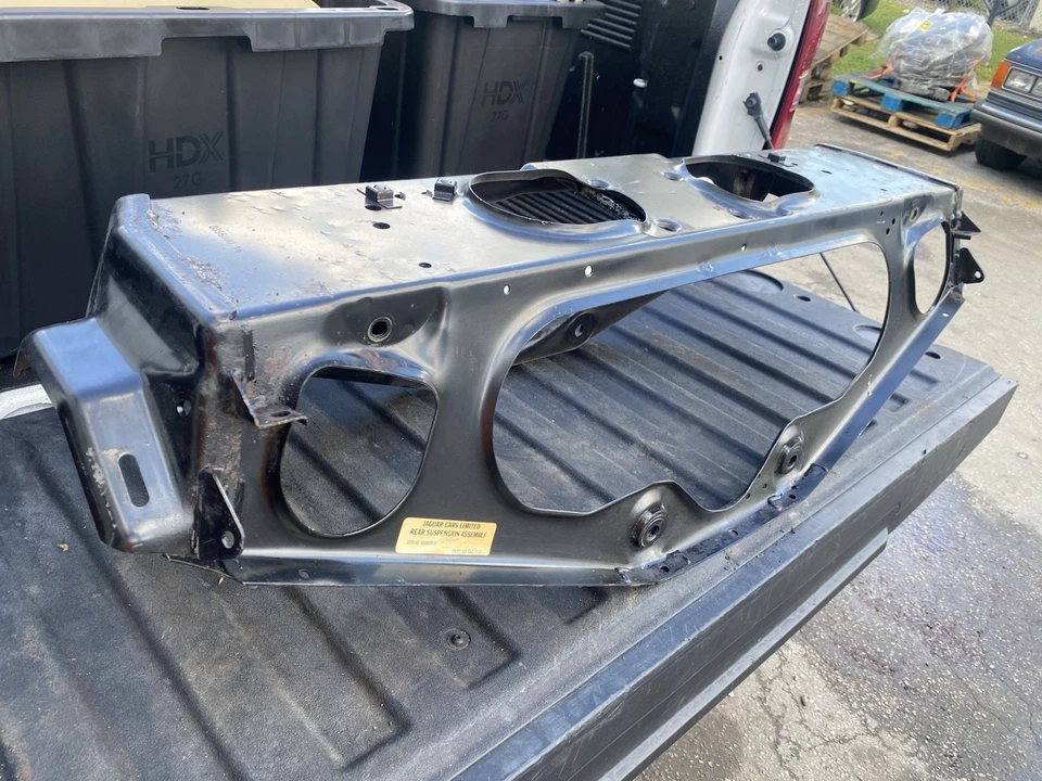 1976 - 92 Jaguar XJS V12 Original Suspensão Traseira Subquadro Berço OEM CAC 7581 OEM - Imagem 1 de 4