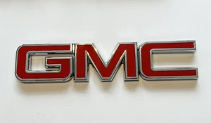Emblema de puerta trasera GM cromo rojo para GMC Sierra 1500 2500HD 3500HD 2015-2019 - Imagen 1 de 2