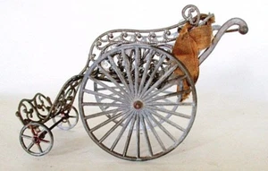 VINTAGE 1900 MINIATUR BLEI ROLLSTUHL - FRANKREICH - Bild 1 von 6