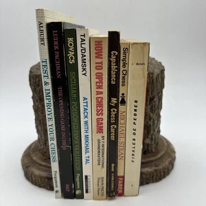 8 Vintage Chess Books- Chess Lovers! 1970’s-1990’s- PB 52-7 - Imagen 1 de 20