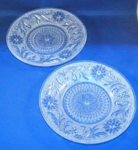 Vintage Indiana Tiara Sandwich Glass Fruit/Bread Plates 7 1/2 Inches Set Of 2 - Picture 1 of 5