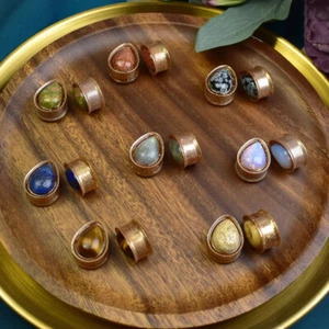 Ear plugs with stone 19mm / resin teardrop gold / gauges double flare tunnels - Picture 1 of 19